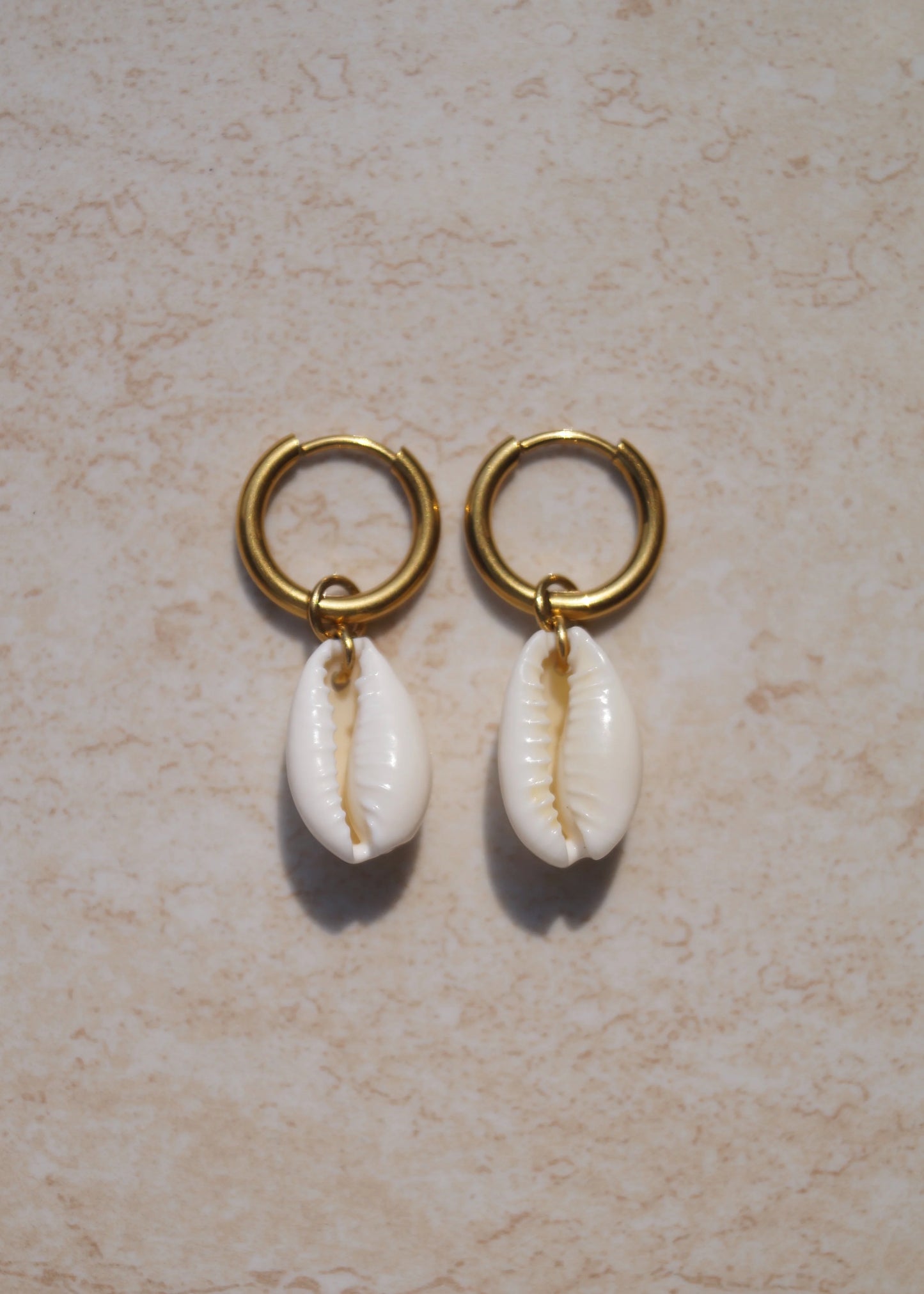 Cowrie shell - oorbellen